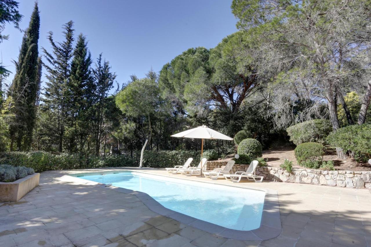 Villa 8 Pers, Climatisee, Piscine Chauffee, Un Havre De Paix Sous Les Pins Parasols Roquebrune-sur Argens Dış mekan fotoğraf