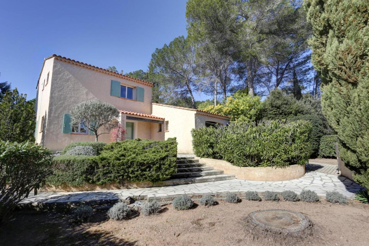 Villa 8 Pers, Climatisee, Piscine Chauffee, Un Havre De Paix Sous Les Pins Parasols Roquebrune-sur Argens Dış mekan fotoğraf